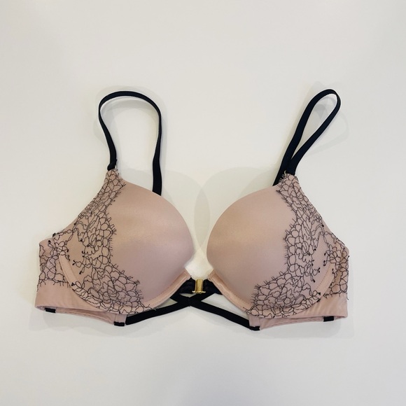 Victoria’s Secret Very Sexy Push Up Bra - Picture 1 of 3